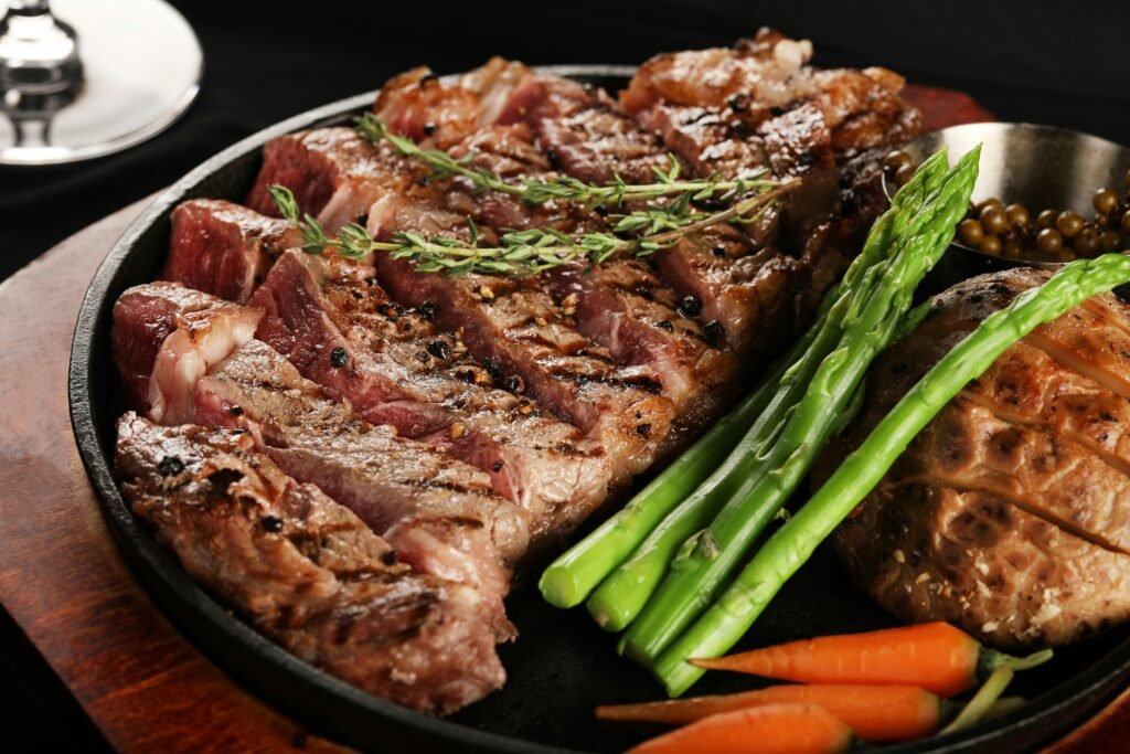 Carne de res Steak Esparragos Hierro